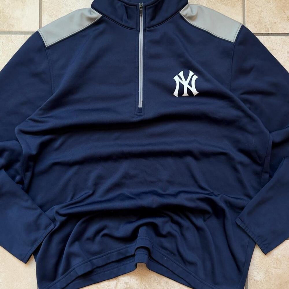MLB Genuine Merchandise New York Yankees Quarter Zip Sweatshirt - Size L